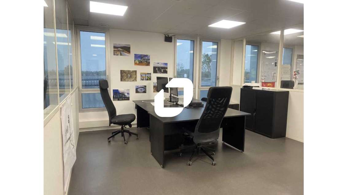 A louer Bureaux 193m² Merignac