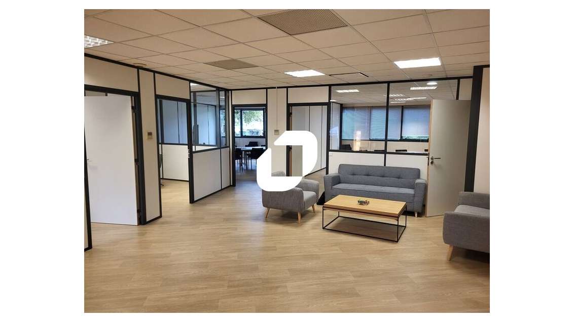 A louer Bureaux 163m² Merignac
