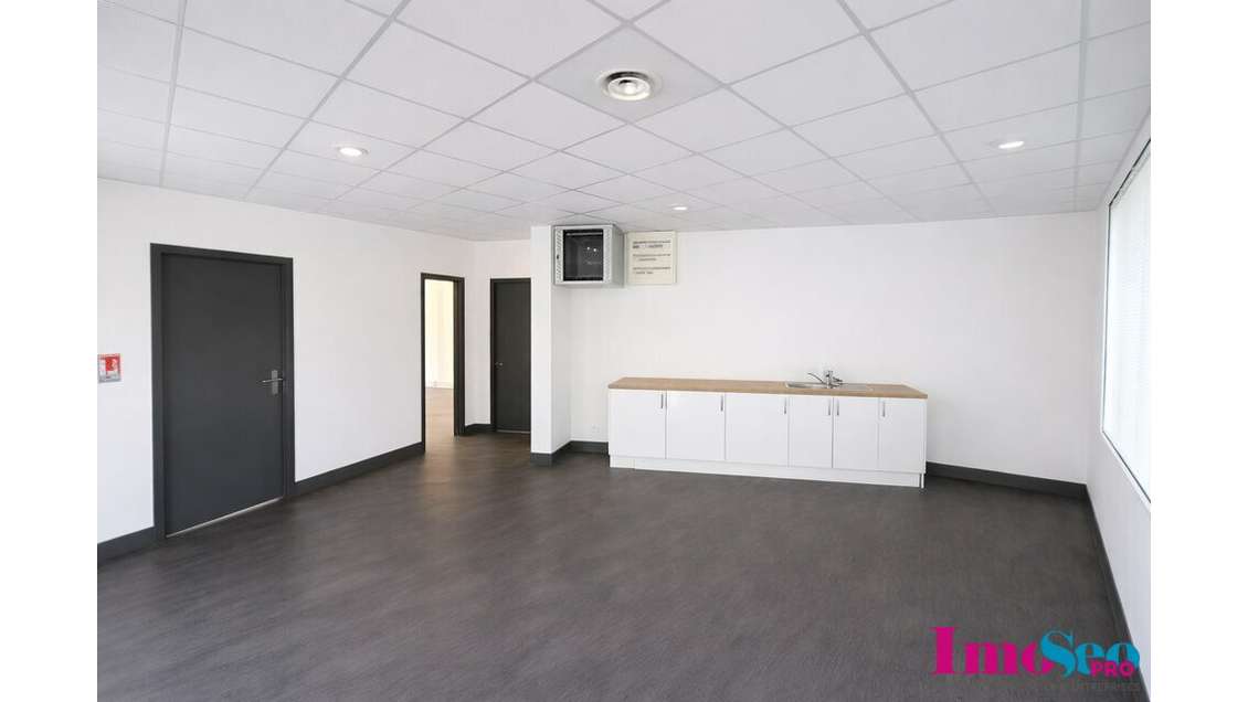 Bureaux 211m² à louer dans le centre de Mérignac