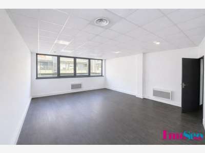 Bureaux 531m² à louer dans le centre de Mérignac