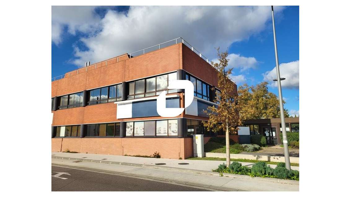 A louer Bureaux 553m² Merignac