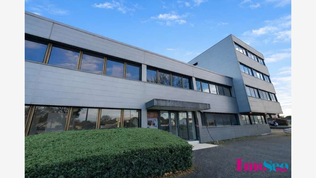 A louer bureaux rénovés 200m² Mérignac Aéroport