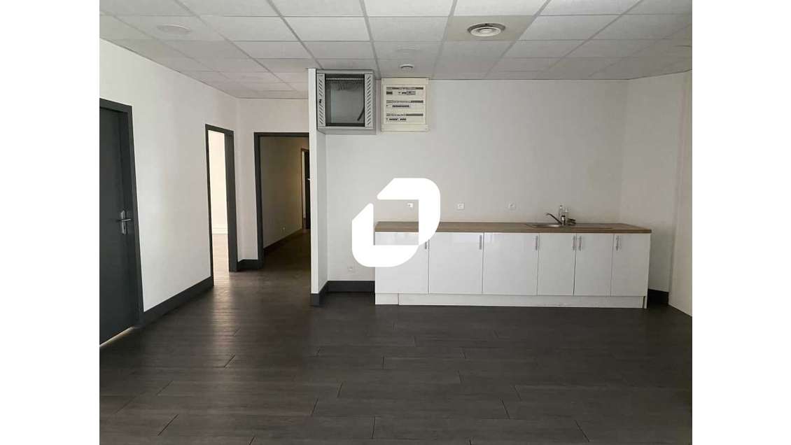 A louer Bureaux 83m² Merignac