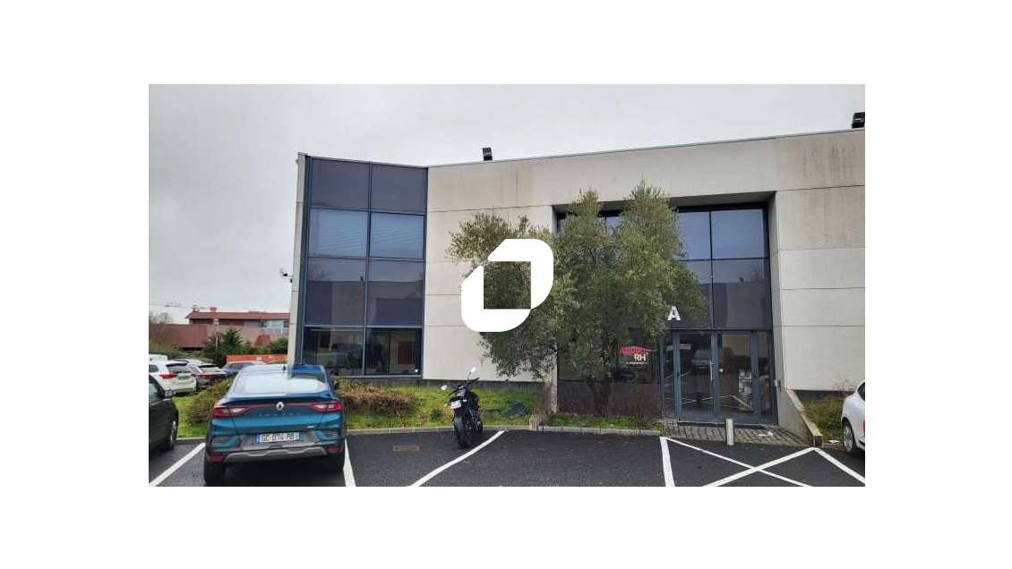 A louer Bureaux 151m² Merignac