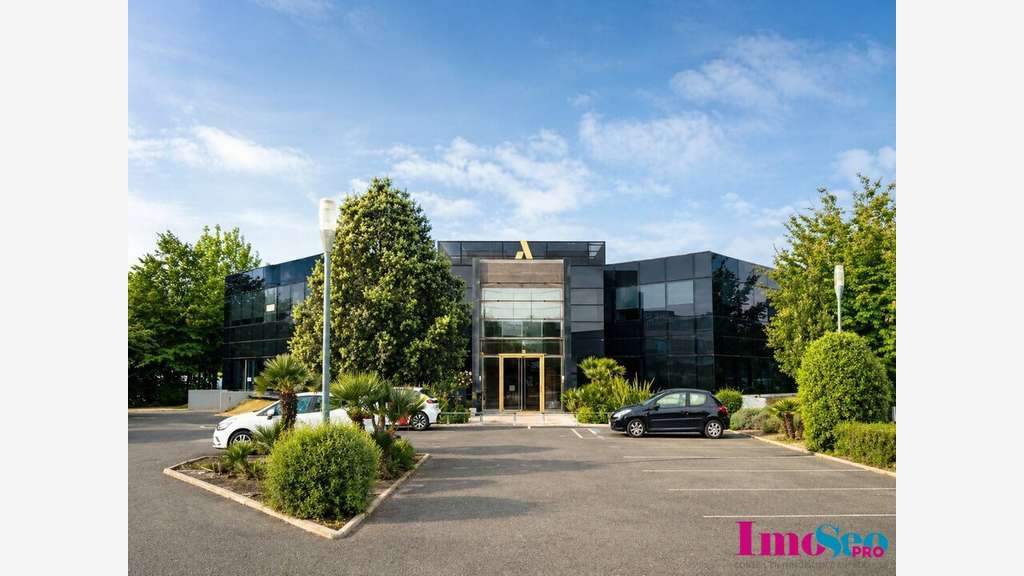 Bureaux 400m² R+1 à louer Mérignac sortie N°11  