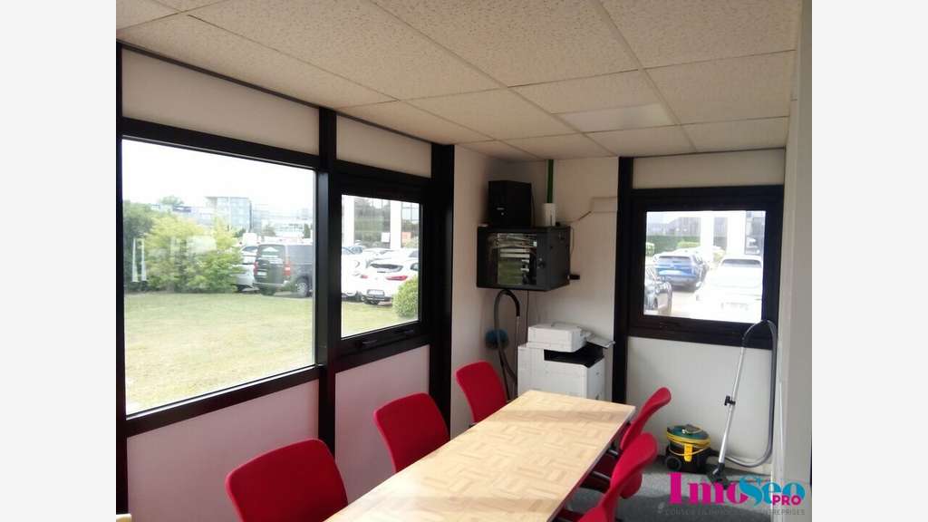 Bureaux 80m² RDC à louer Mérignac sortie 11 rocade