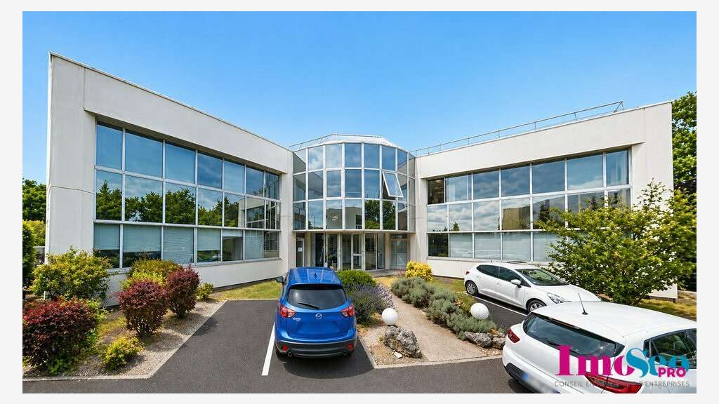 Bureaux 120m² R+1 à louer Mérignac sortie 11 
