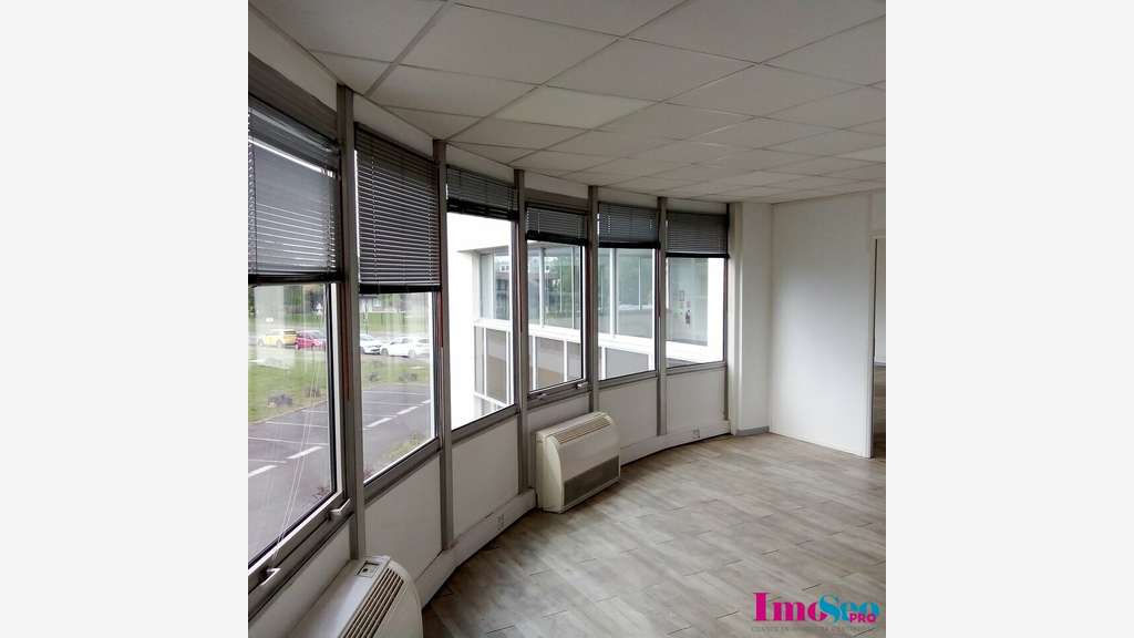 Bureaux 120m² R+1 à louer Mérignac sortie 11 