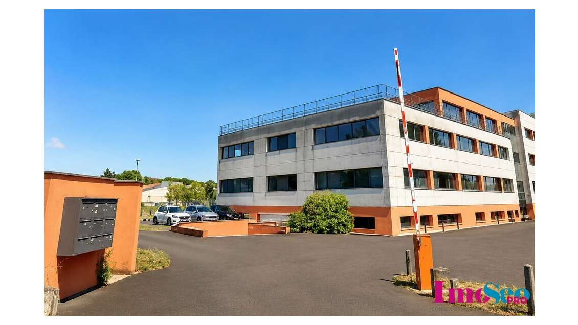 Bureaux 349m² R+2 à louer à Mérignac