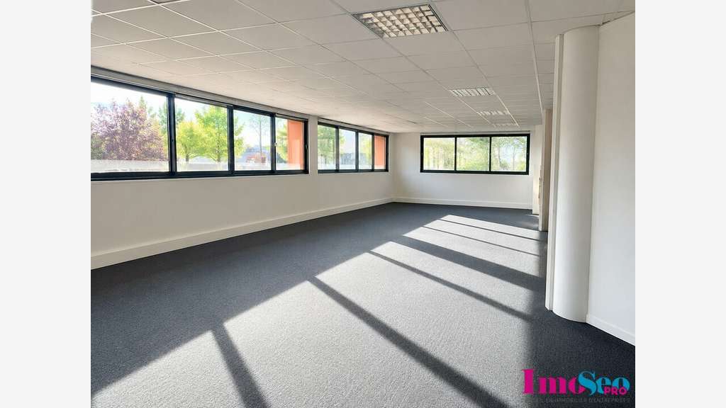 Bureaux 349m² R+2 à louer à Mérignac