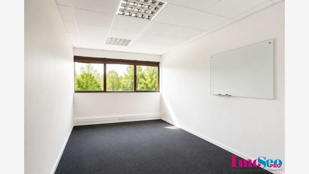 Bureaux 89m² R+1 à louer sortie n°11 Mérignac