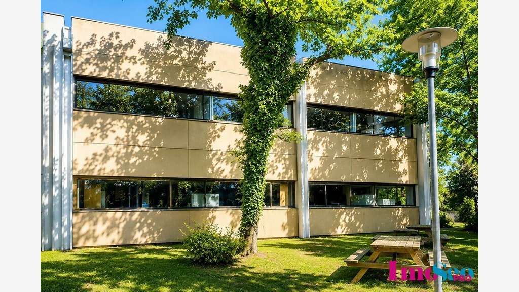 Bureaux 89m² R+1 à louer sortie n°11 Mérignac