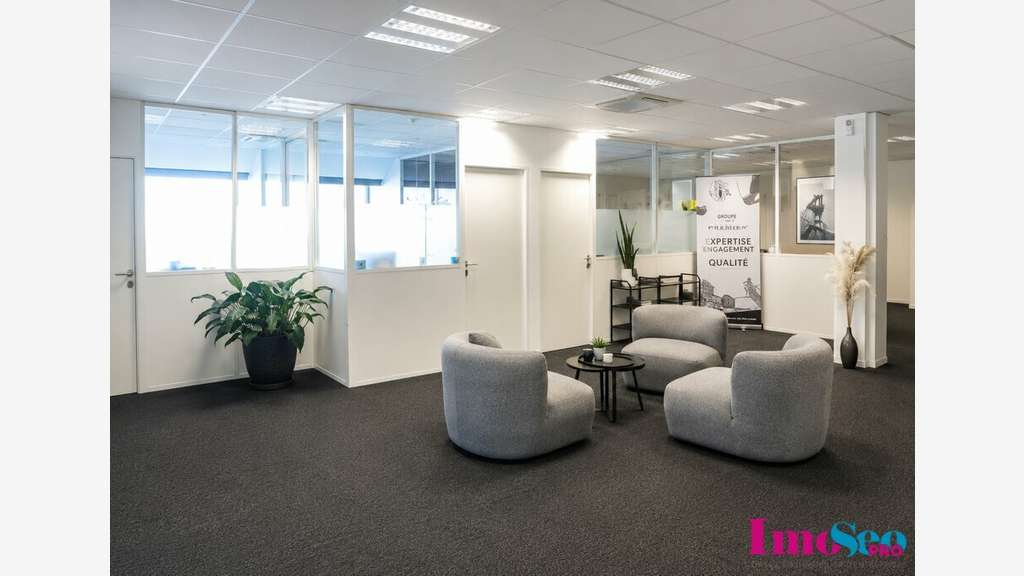Bureaux 290m² RDC à louer à Mérignac sortie 11 A63