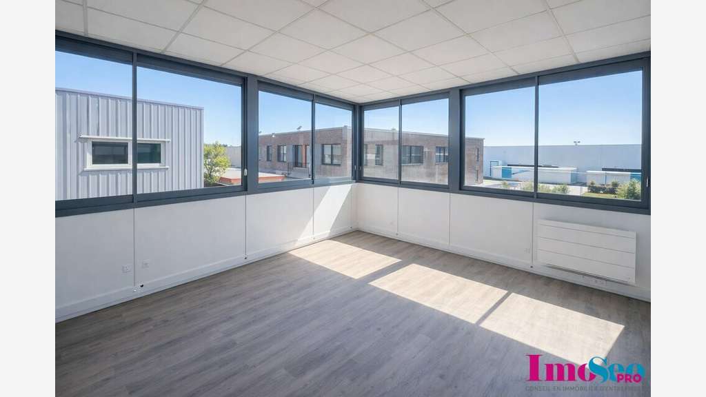 Bureaux 146m² à louer à Mérignac ZI du Phare