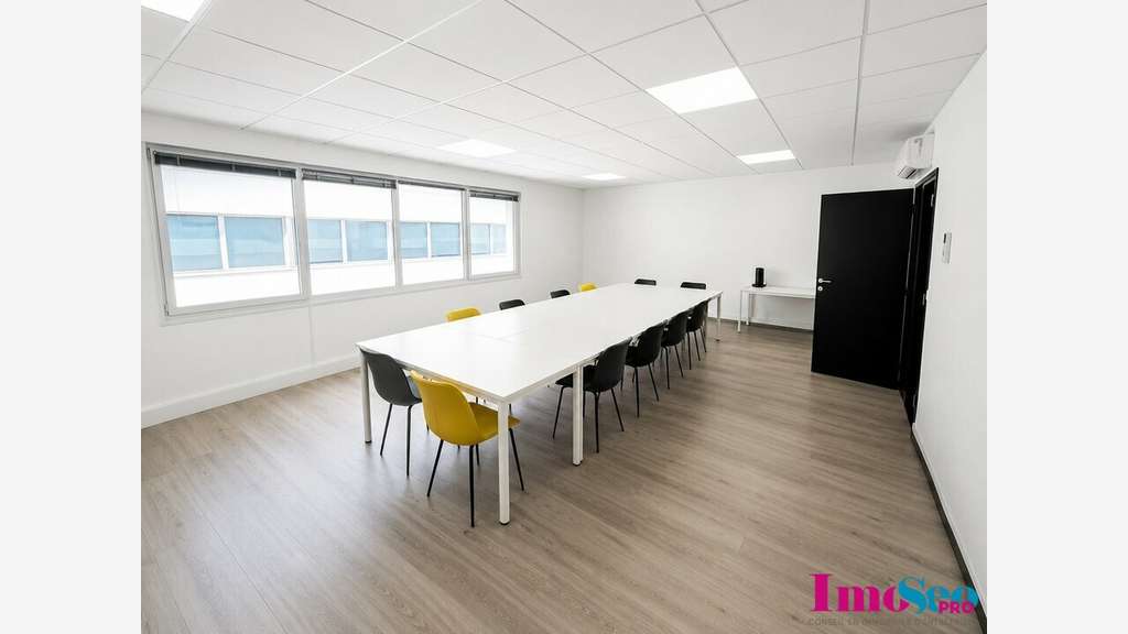 A louer bureaux modernes de 870m² à Mérignac