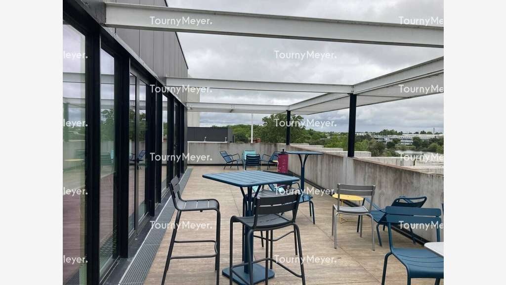 A louer bureaux de 2377m² à Mérignac av Kénnedy