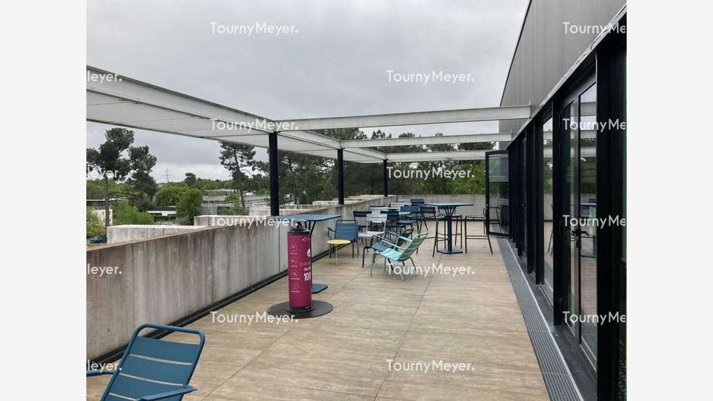 A louer bureaux de 2377m² à Mérignac av Kénnedy