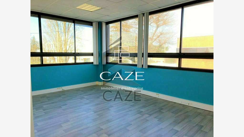 Bureau 179m² R+1 à louer Mérignac proche tramway