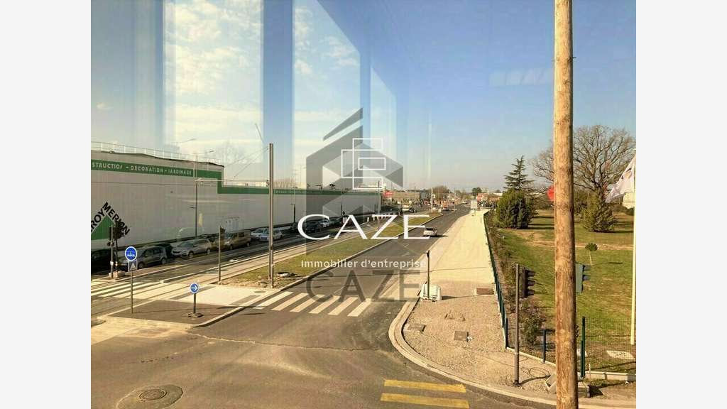 Bureau 179m² R+1 à louer Mérignac proche tramway