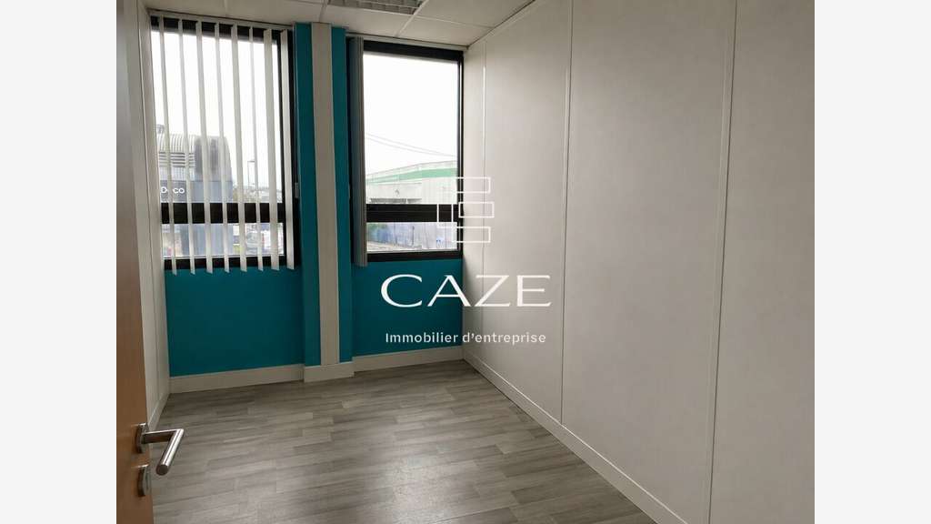 Bureau 179m² R+1 à louer Mérignac proche tramway