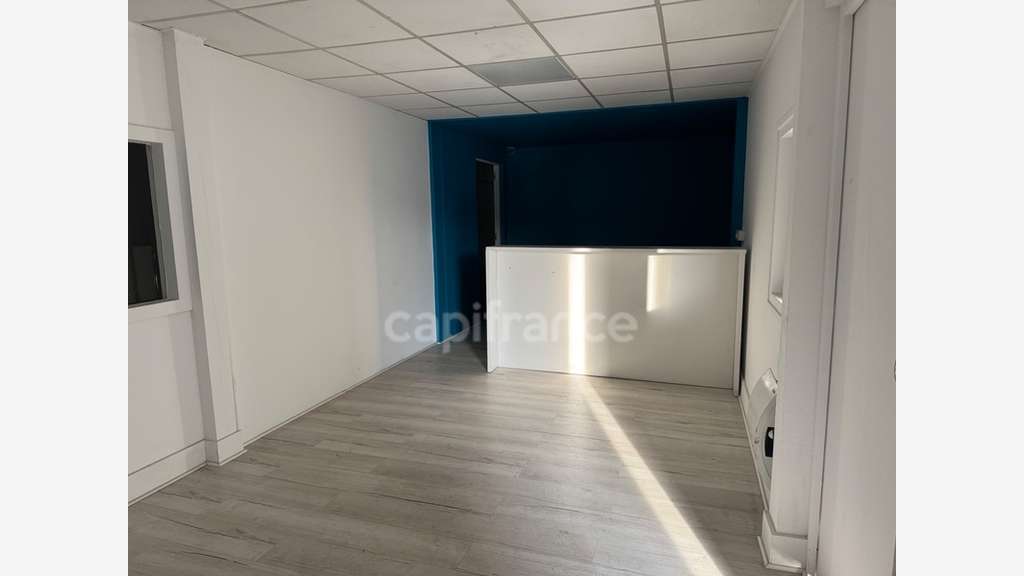 Cellule d'activités 544m² à louer à Messein
