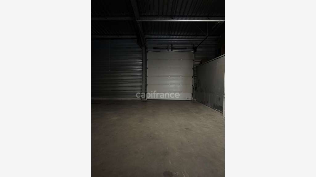 Cellule d'activités 544m² à louer à Messein