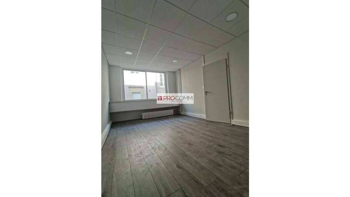 Bureaux 17m² en parfait état à louer à Metz centre