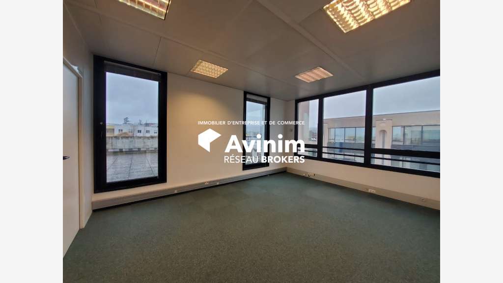 Bureaux à louer 109m² + 105m² terrasse Park Nord