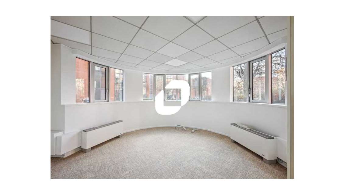 A louer Bureaux 1355m² Meudon la foret