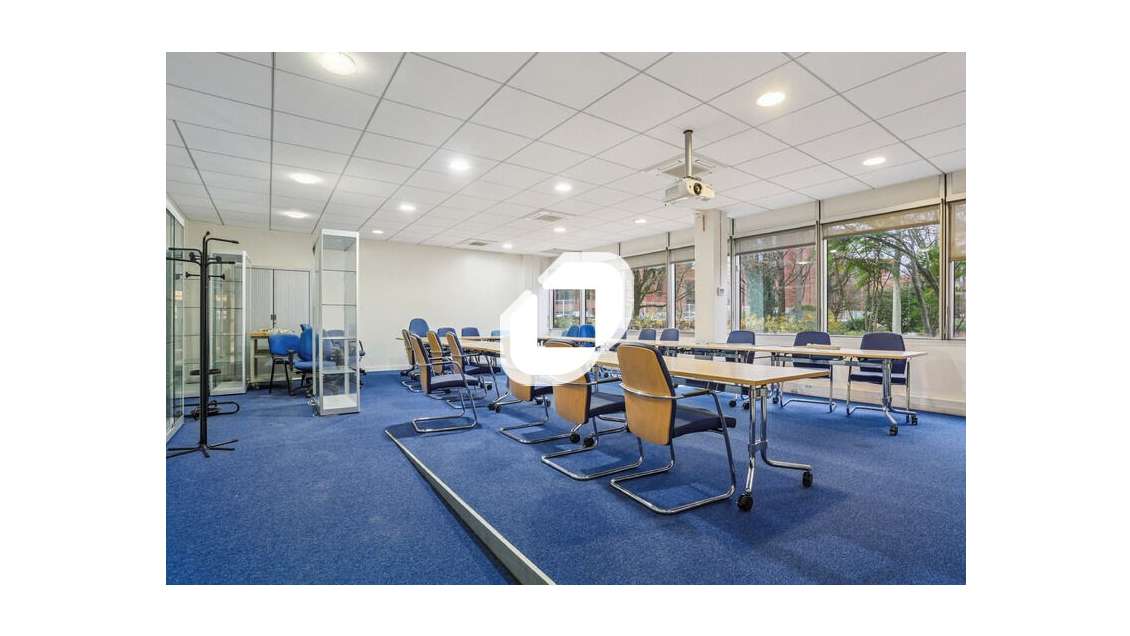 A louer Bureaux 1405m² Meudon la foret