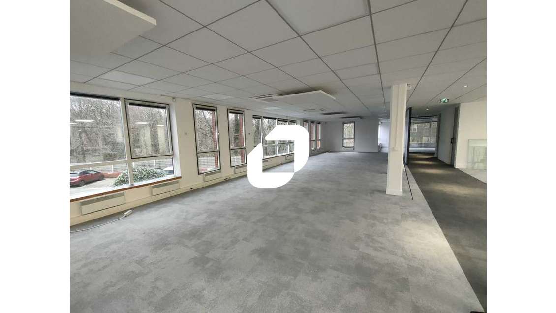 A louer Bureaux 263m² Meudon la foret
