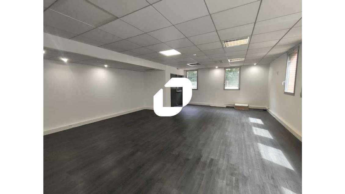 A louer Bureaux 318m² Meudon la foret