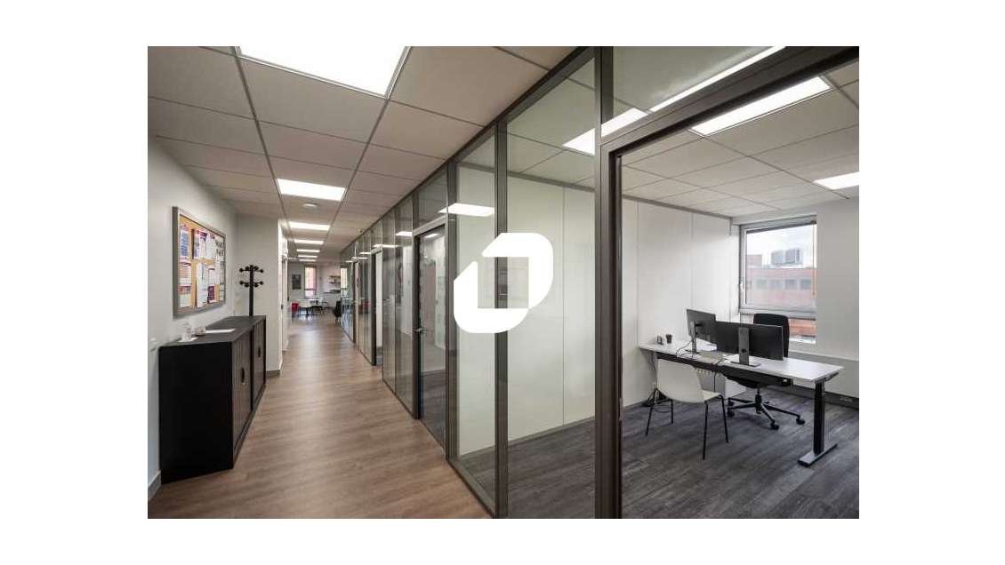 A louer Bureaux 216m² Meudon la foret