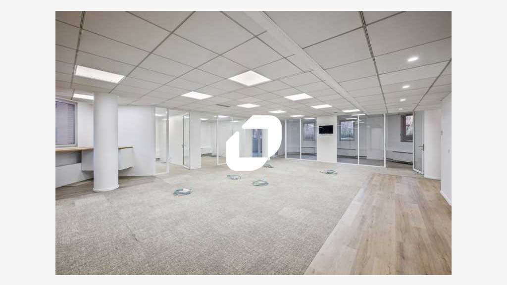 A louer Bureaux 216m² Meudon la foret