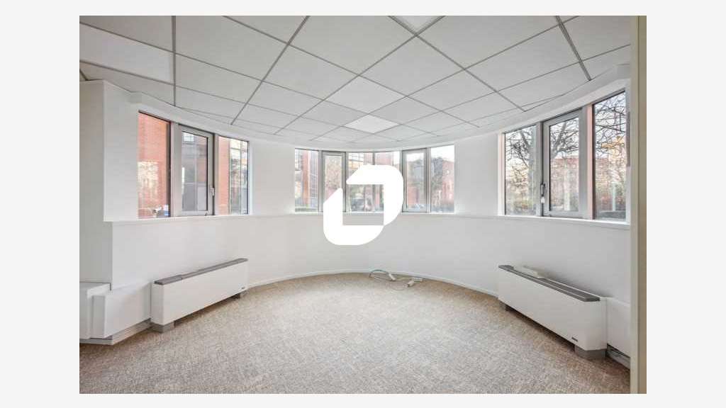 A louer Bureaux 216m² Meudon la foret