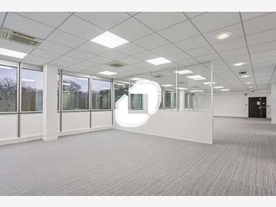 A louer Bureaux 340m² Meudon la foret