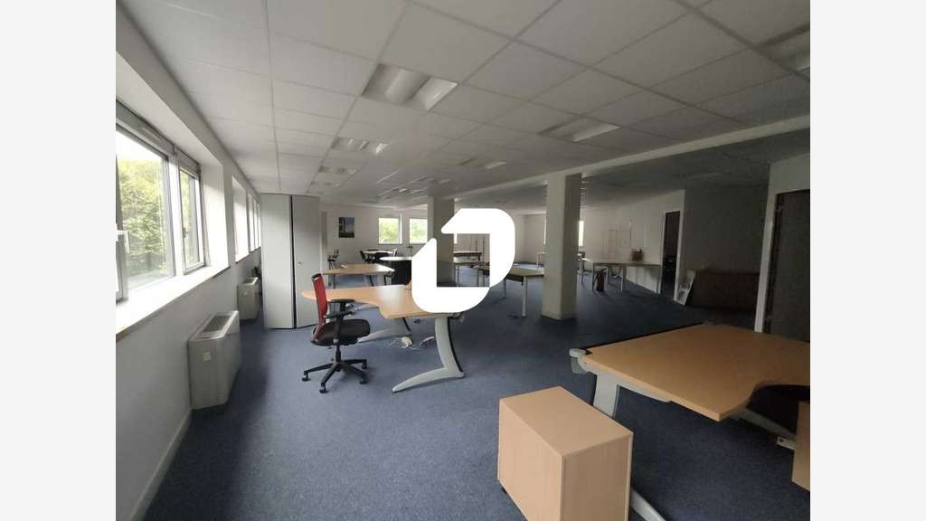 A louer Bureaux 213m² Meudon la foret