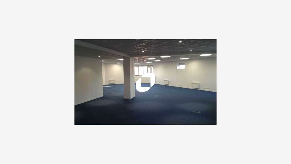 A louer Bureaux 213m² Meudon la foret