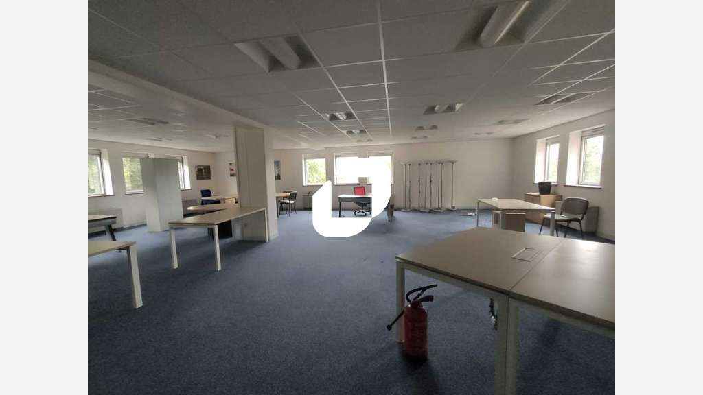 A louer Bureaux 213m² Meudon la foret