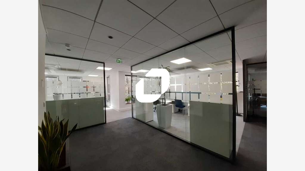 A louer Bureaux 263m² Meudon la foret