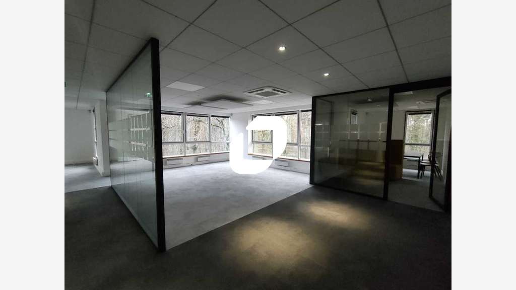 A louer Bureaux 263m² Meudon la foret