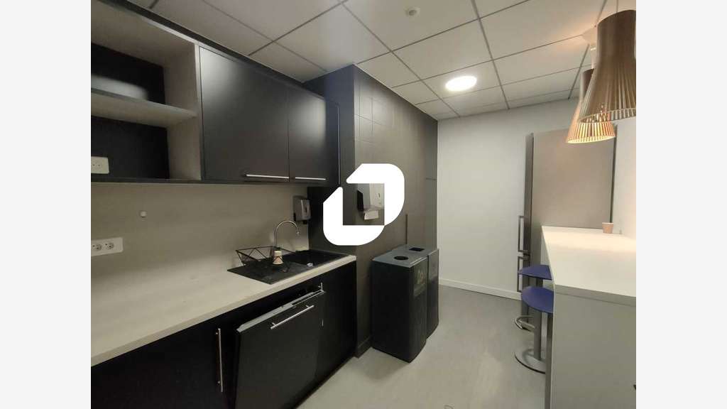 A louer Bureaux 263m² Meudon la foret