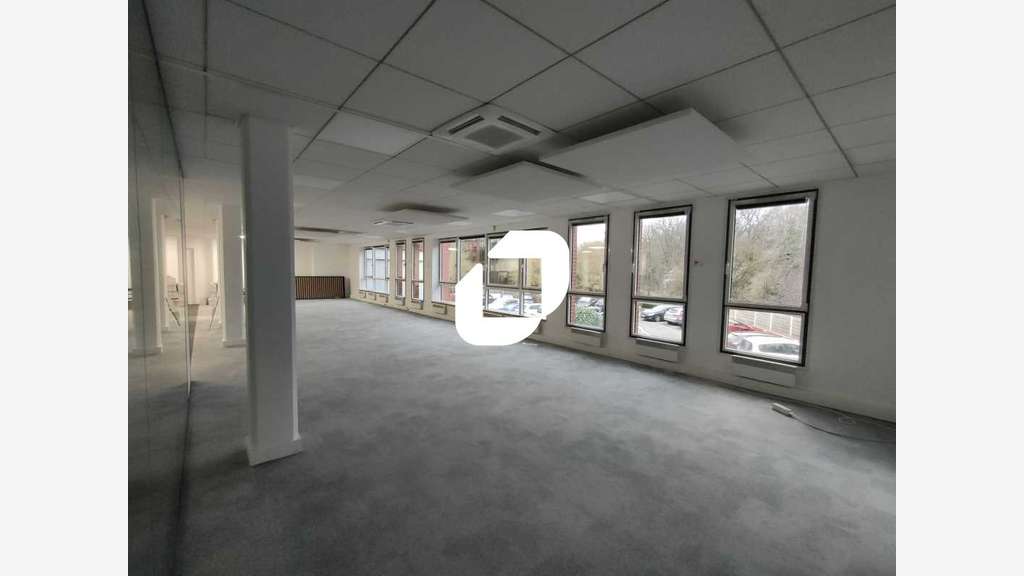 A louer Bureaux 263m² Meudon la foret
