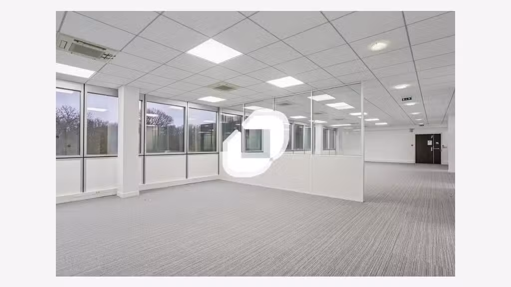 A louer Bureaux 1100m² Meudon la foret