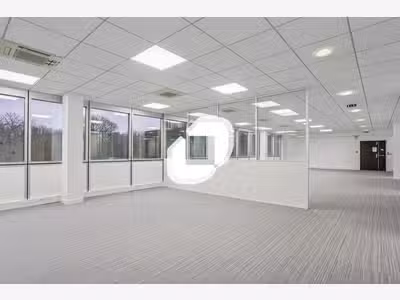 A louer Bureaux 340m² Meudon la foret