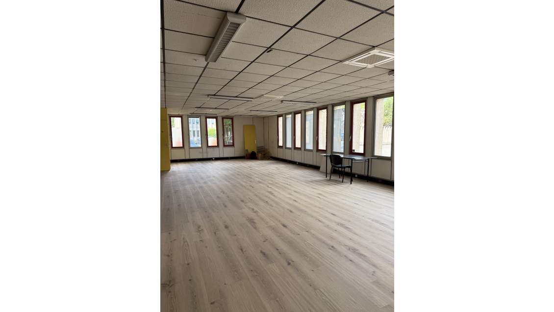 A louer immeuble de bureaux 744m² à Meylan 