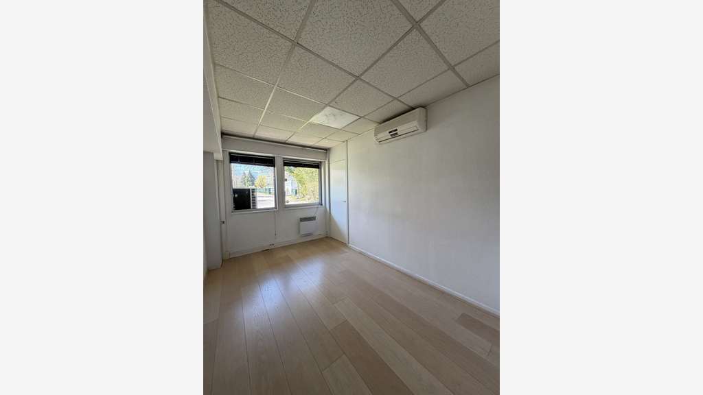 A louer bureaux 105m² boulevard des alpes à Meylan