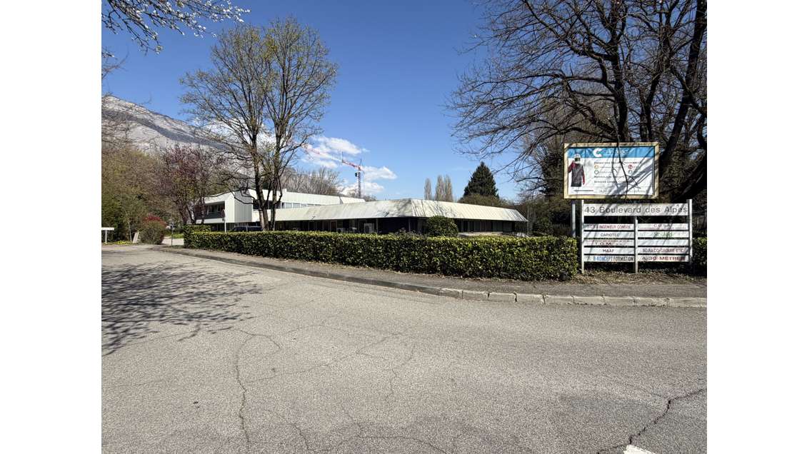 A louer bureaux 105m² boulevard des alpes à Meylan