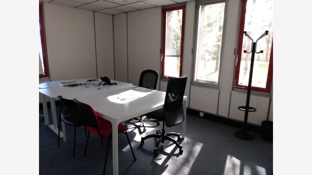 à louer bureaux 59 m² à MEYLAN