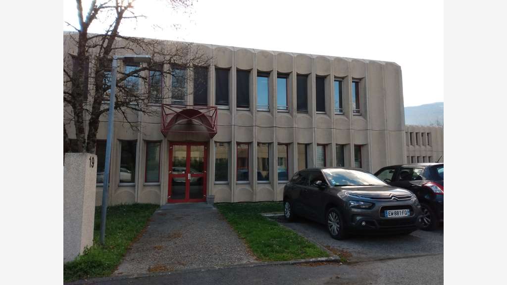 à louer bureaux 59 m² à MEYLAN